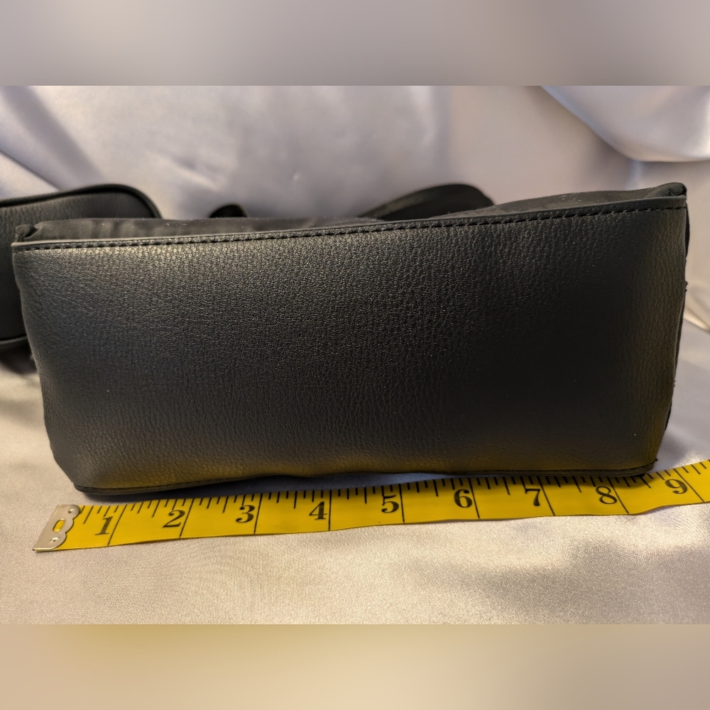 NWT Madden Girl Black Crossbody Bag with Silver Chain Detail - Picture 4 of 11